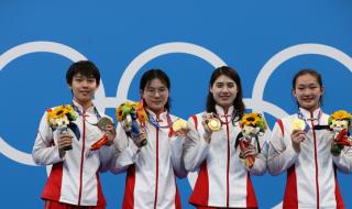 中国女子4X200自由泳夺金
