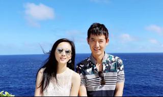 一家儿女4口人一起玩